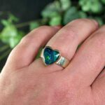 14k gouden herinneringsring van trouwringen – hart met as en gravure