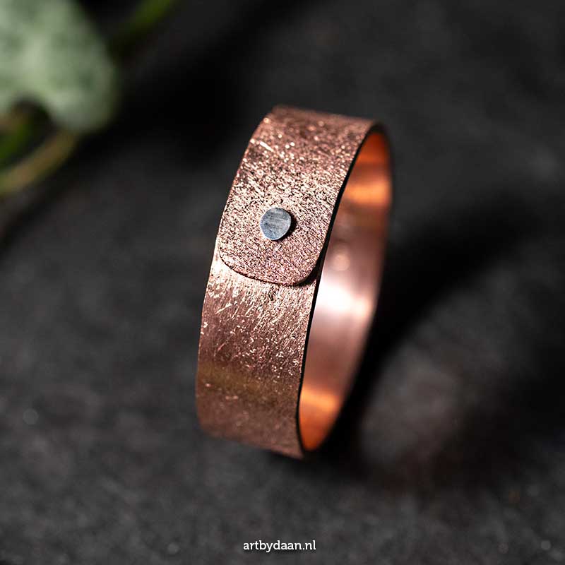 Prachtige koperen ring geklonken met zilver handgemaakt maat 19 Prachtige koperen ring geklonken met zilver handgemaakt maat 19