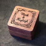 unieke bicolor 14k gouden trouwringen met structuur en diamanten